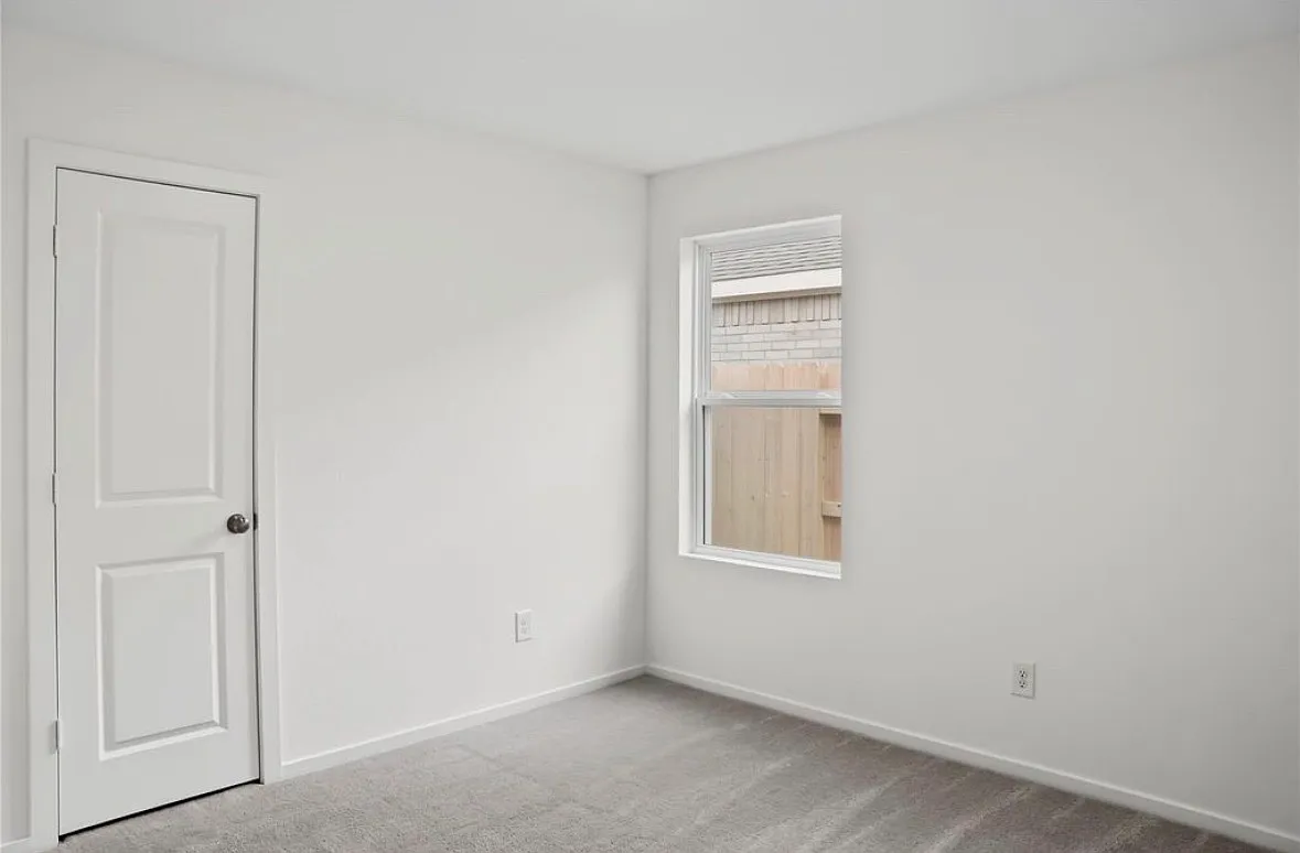 3 bed, 1325 sqft, $2,000 — Photo 4