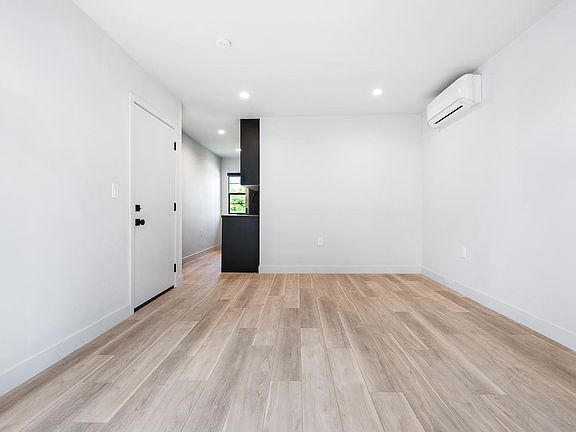 3rd image of 217 Lucas Ave APT 1