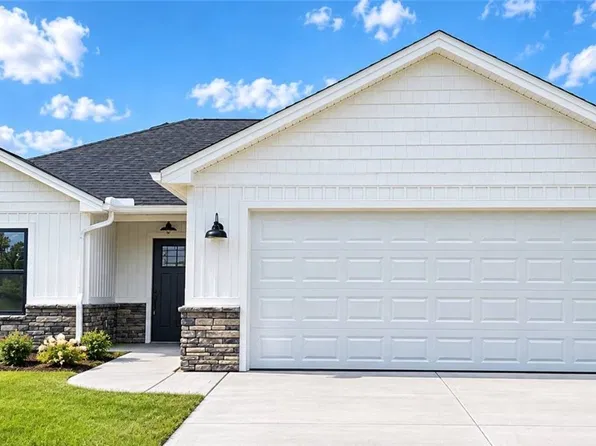 211 Cobblestone Trl, Eaton, OH 45320