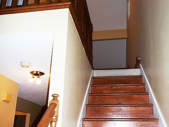 3rd image of 5055 Laurel Springs Way SE