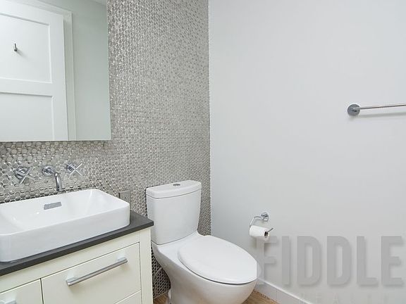 4th image of 4441 Purves St APT 1909