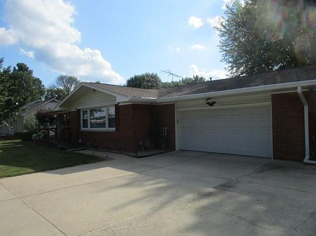 1st image of 1105 Durham Dr