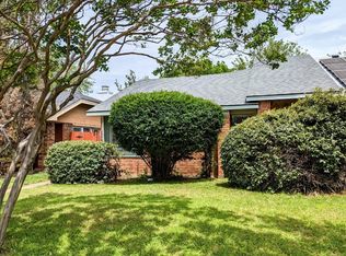 516 W Warrior Trl, Grand Prairie, TX 75052