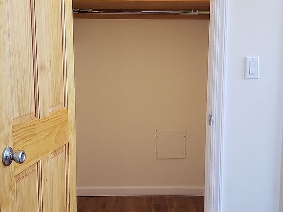 5th image of 3018 44th St APT 2L