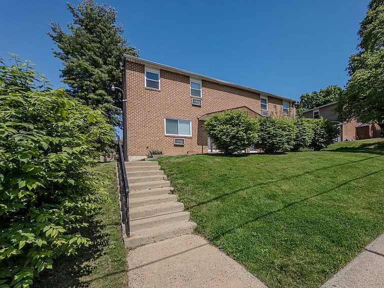 The Cloverleaf Apartments