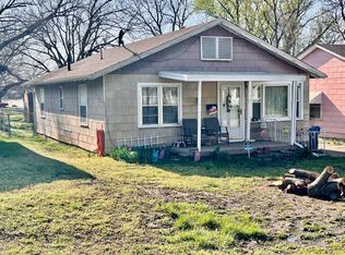 208 N Glenwood St, Coffeyville, KS 67337