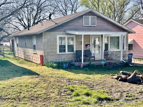 208 N Glenwood St, Coffeyville, KS 67337