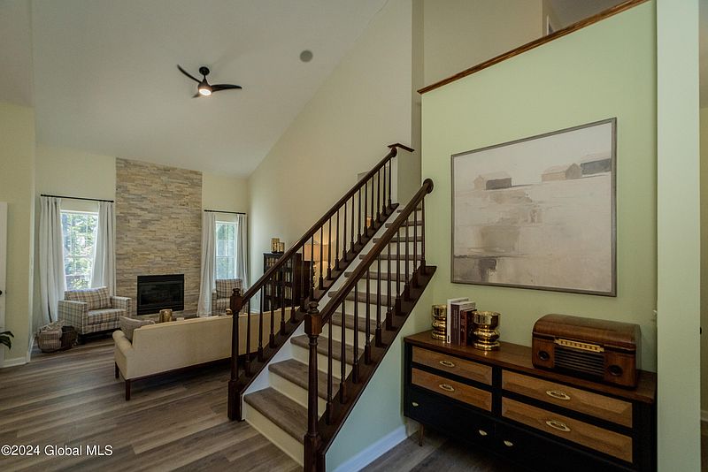 4th image of 41 Donegal Way