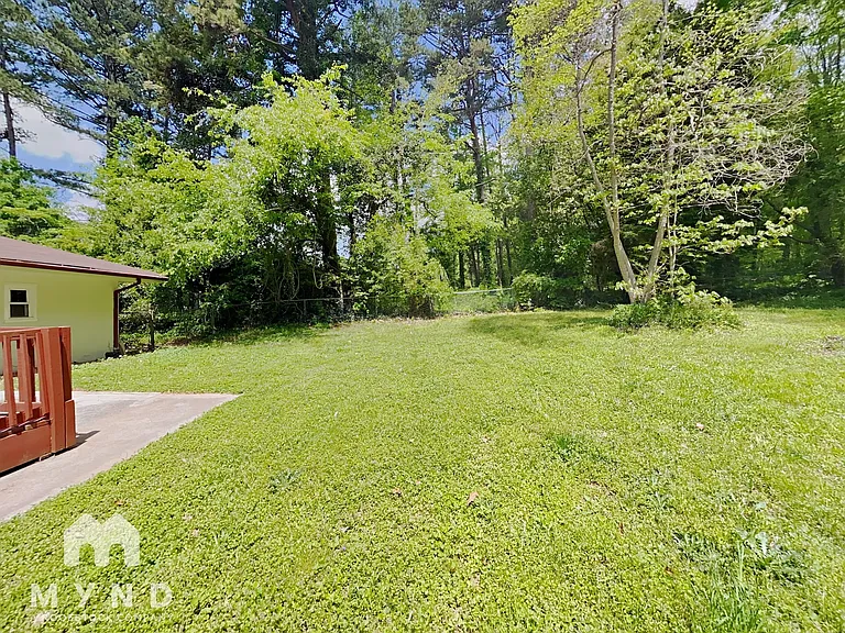392 Colchester Dr — Photo 17