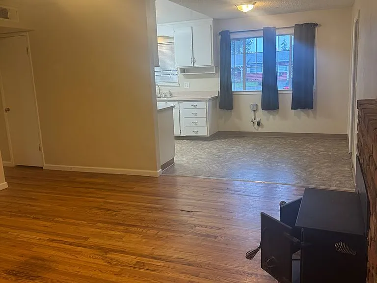 1006 Franzel Rd — Photo 4