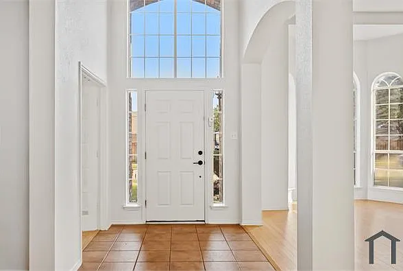 5 bed, 3506 sqft, $4,200 — Photo 3