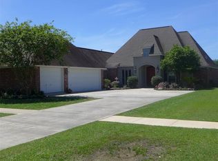 34083 Spring Lake Dr, Walker, LA 70785
