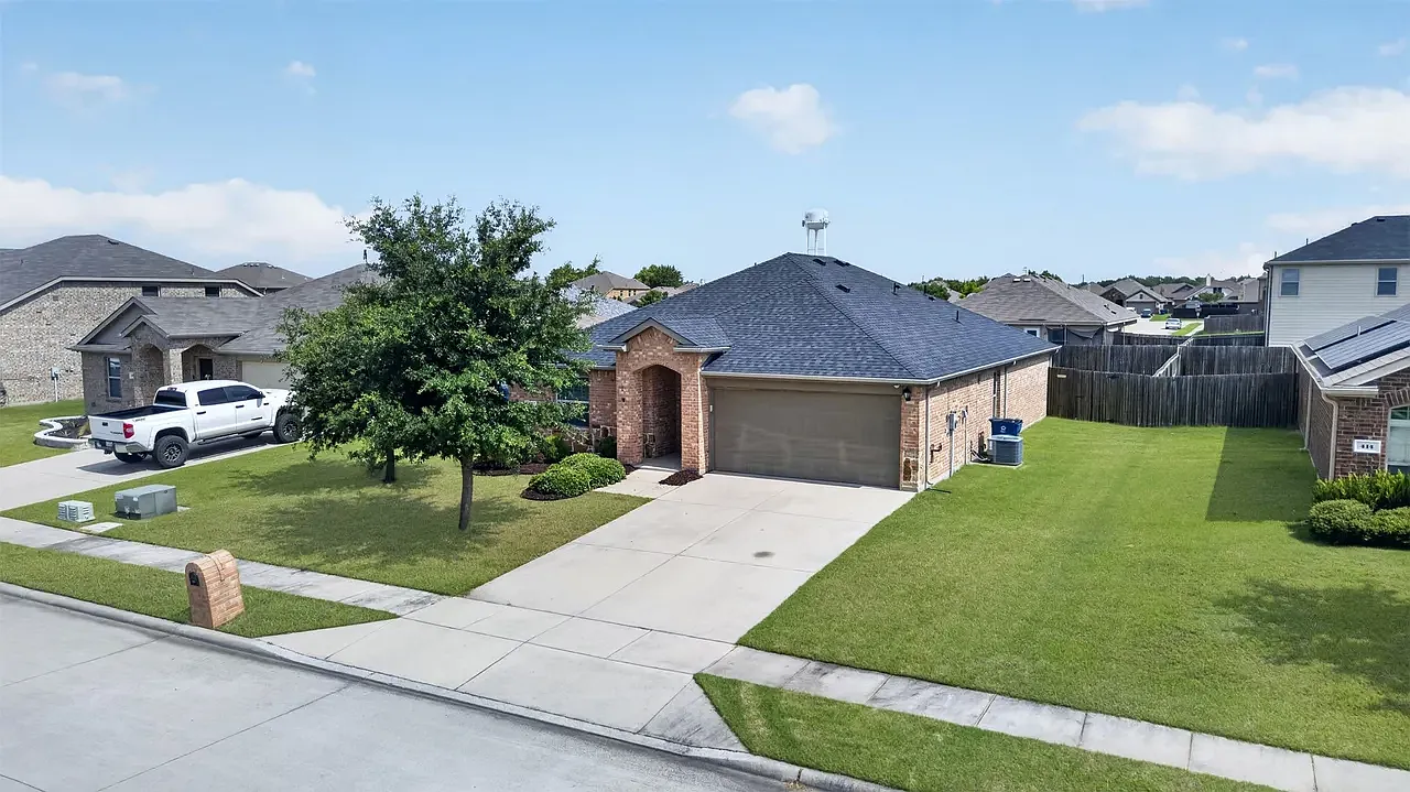 4 bed, 1591 sqft, $2,000 — Photo 1