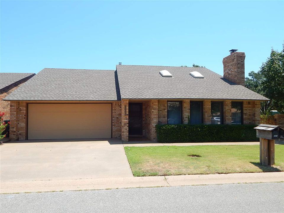 1st image of 2601 Rosewood Cir