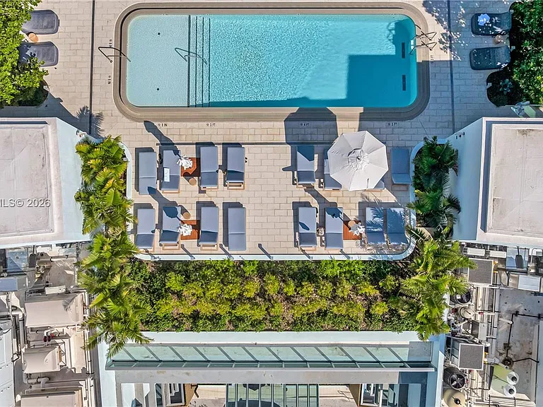 9221 E Bay Harbor Dr #512 — Photo 28