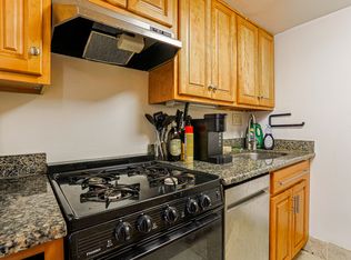 2215 Green St APT A2, Philadelphia, PA 19130
