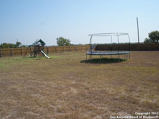 4th image of 133 N Castlewood Dr.