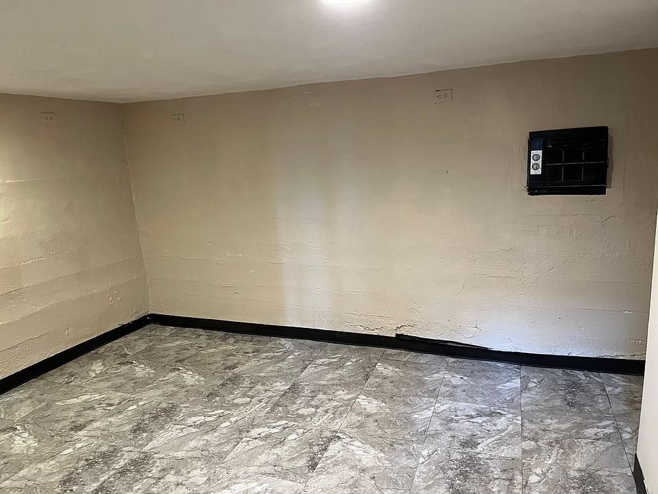 1st image of 1758 Anaheim Ave #B