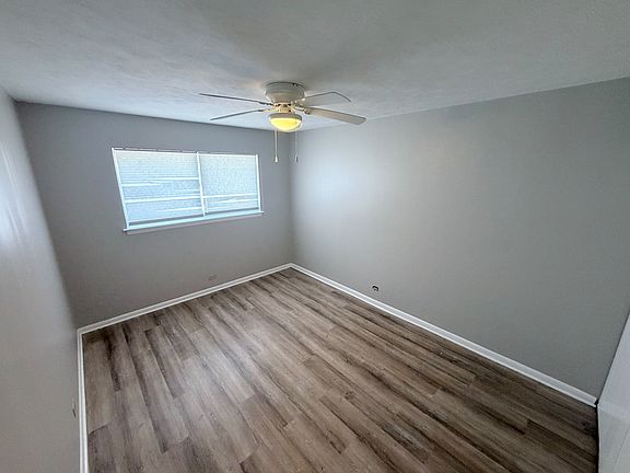 5th image of 235 E Palatine Rd APT 1C