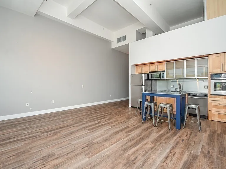 290 Pleasant St #317 — Photo 8