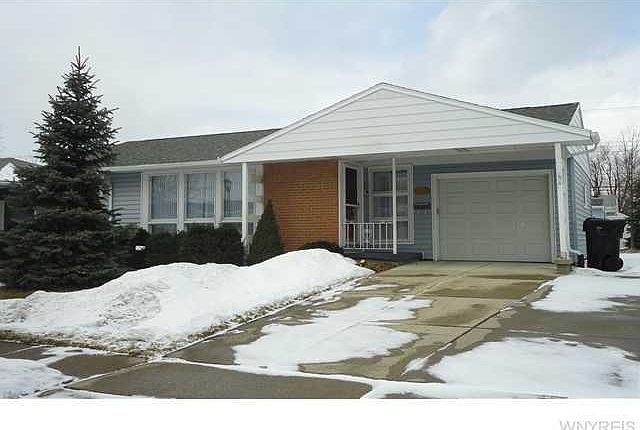 1st image of 140 Evergreen Dr