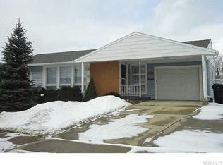 140 Evergreen Dr, Tonawanda, NY 14150
