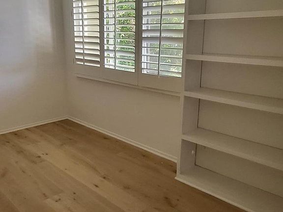 5th image of 312 S Elm Dr APT 5