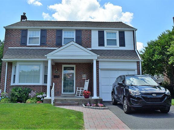2nd image of 1710 Hawthorne Ave