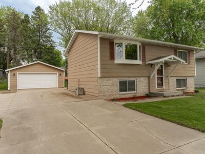 222 6th Ave NW, Byron, MN, 55920