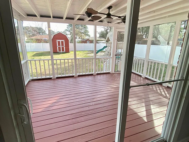 1013 Vanderploeg Dr — Photo 12