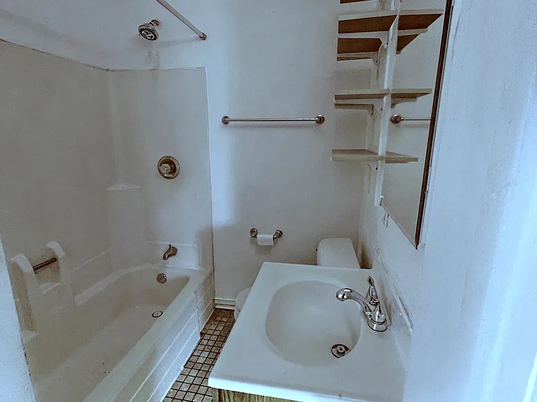 515 E Lester St #1 — Photo 8