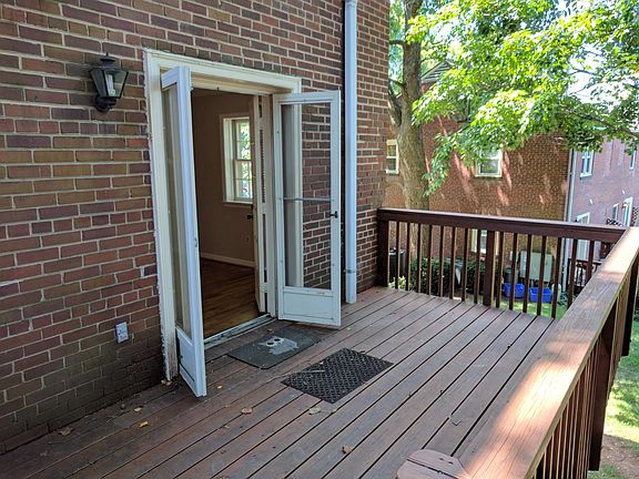 4th image of 4855 Chevy Chase Dr