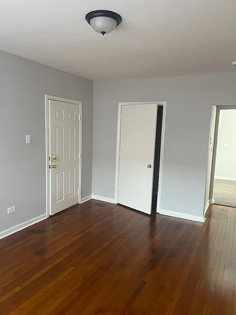 Building Photo - 5732 N Winthrop Ave #309