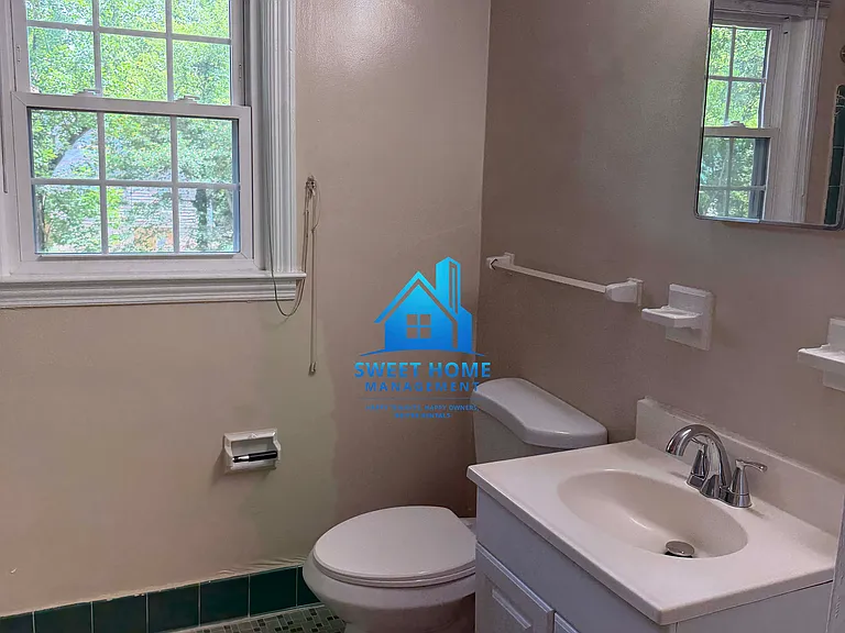 3410 Sherwood Ave — Photo 9