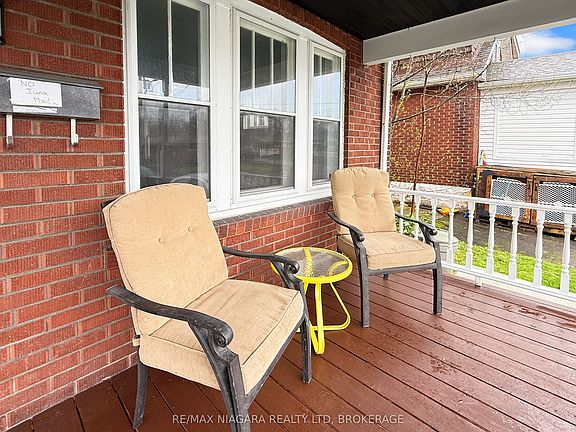 3rd image of 361 Bowen Rd