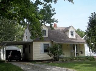 1404 14th St, Charleston, IL 61920