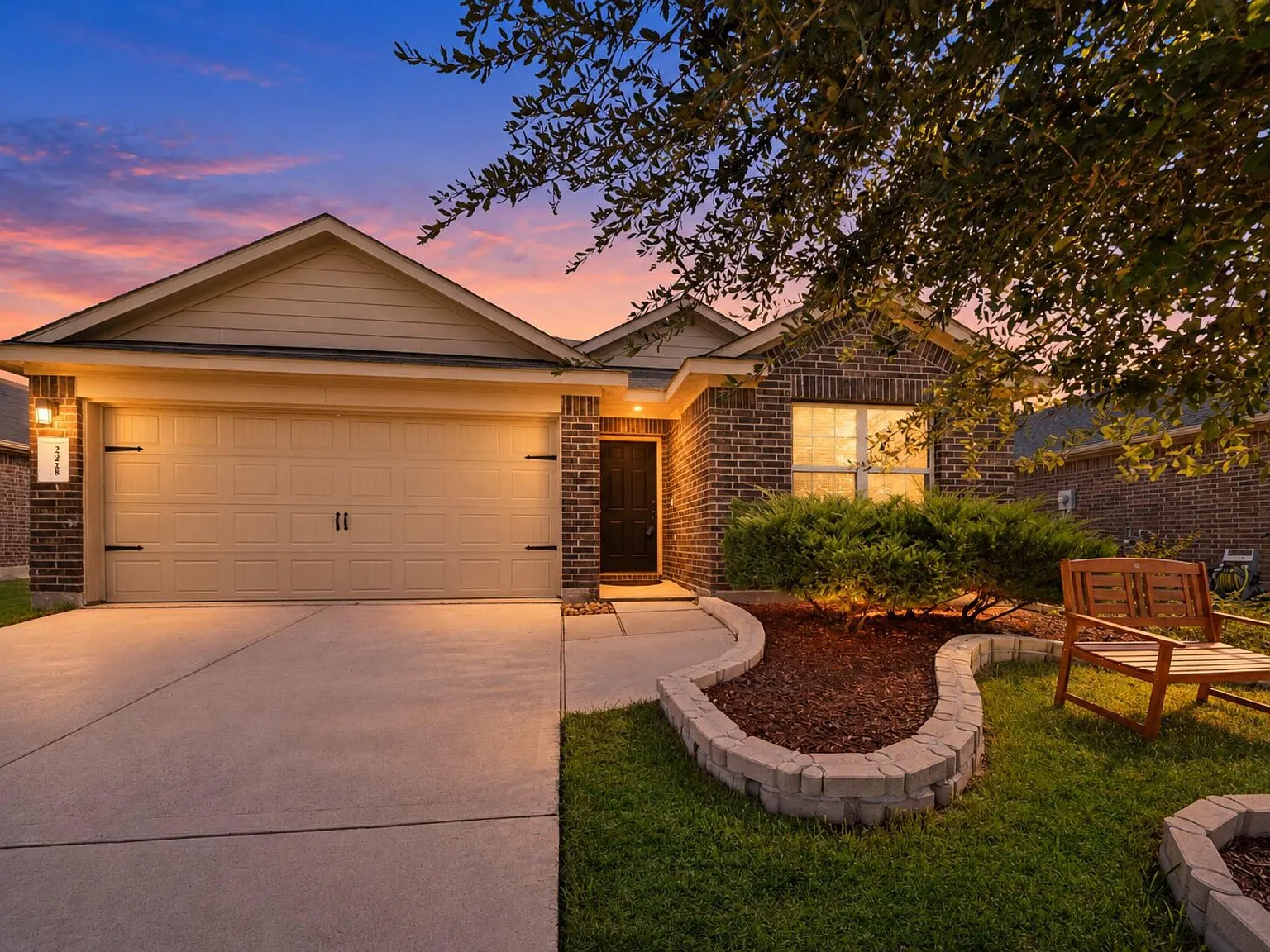 4 bed, 2.0 bath, 1850 sqft, $2,150 — Photo 1
