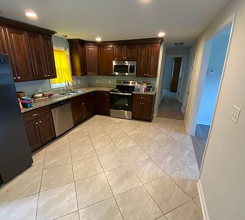 4th image of 1217 Lindsay Ave