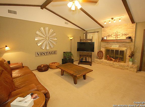 2nd image of 1718 Autumn Woods St