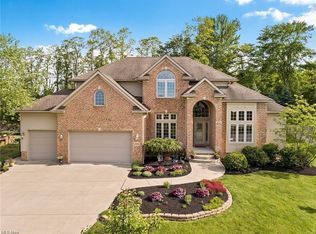 3664 Torrey Pines Dr, Akron, OH 44333