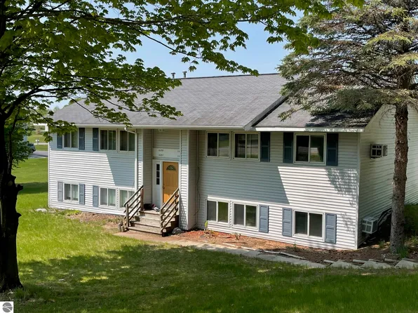 1627 Rasho Rd, Traverse City, MI 49696