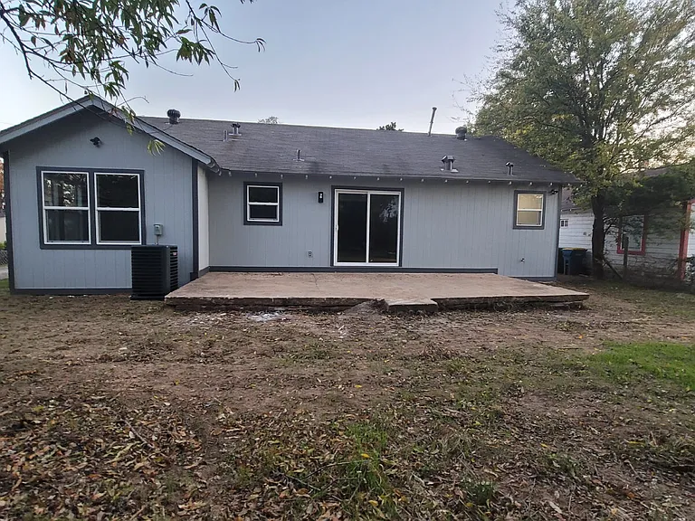 509 Medill St — Photo 3