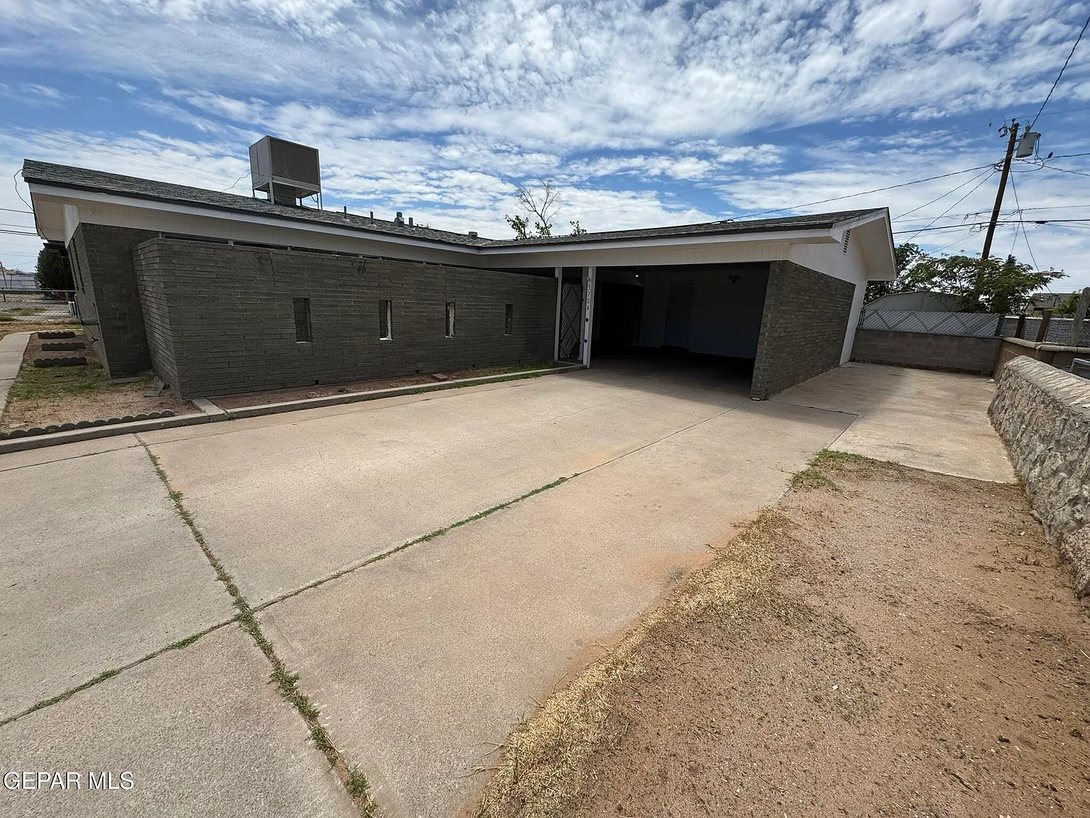 3 bed, 2.0 bath, 1326 sqft, $1,450 — Photo 3