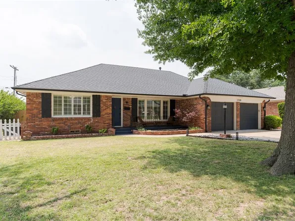 2700 Abbey Rd, The Village, OK 73120
