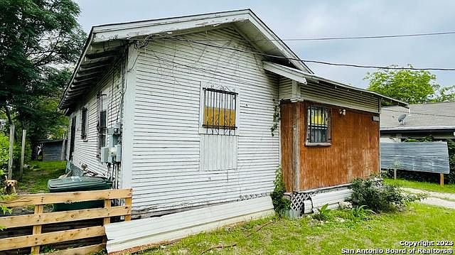 1st image of 1806 W LAUREL