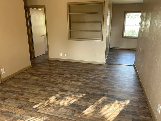 3 bed, 812 sqft, $800 — Photo 1