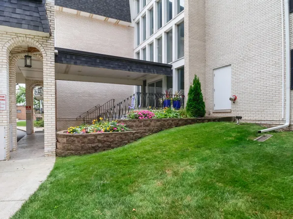 8750 Harrison Ave APT 109, Munster, IN 46321
