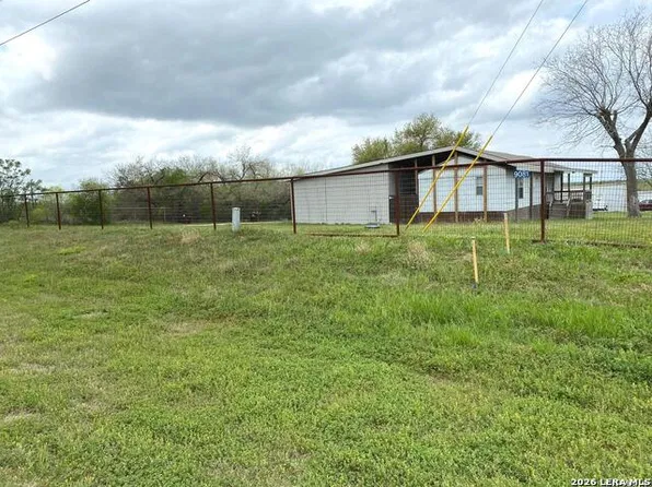 9075 S Loop 1604 E, Elmendorf, TX 78112