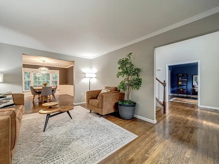 1219 Rowland Dr — Photo 7