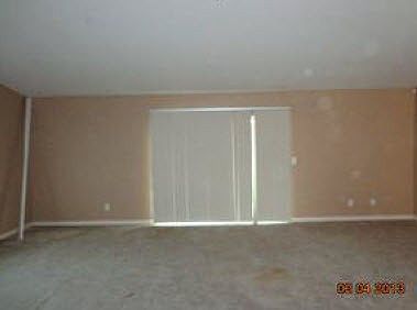2nd image of 105 Holliday Ct